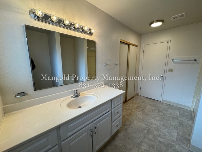 Building Photo - Remodeled 4BR Home with Bonus Room, Fireplace, Yard & 2-Car Garage