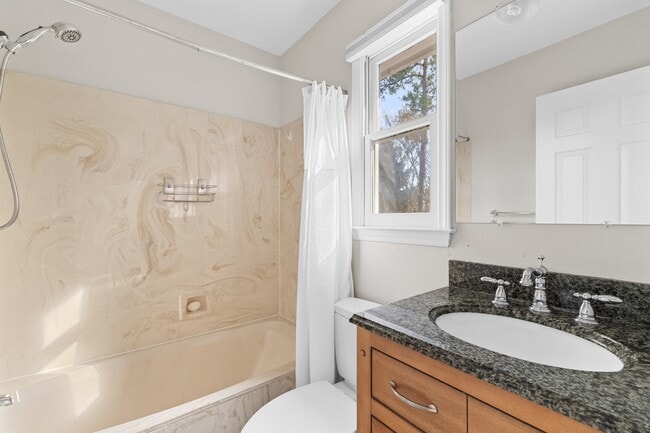 Building Photo - 131 Cumberland Green Dr