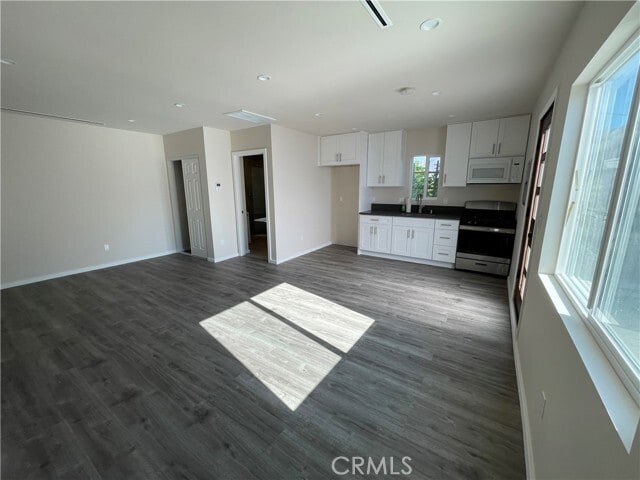 Building Photo - 10213 Quill Ave