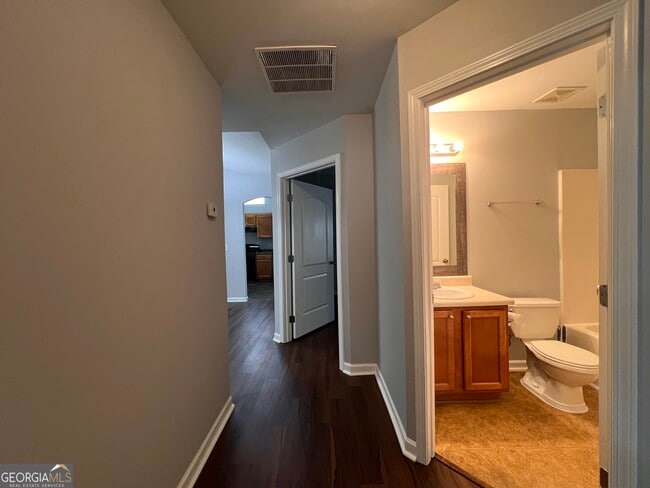 Building Photo - 63 Camden Way