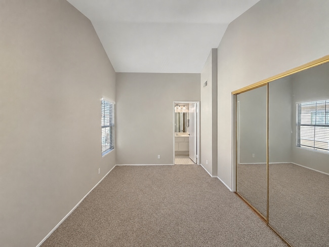 Building Photo - 9980 Scripps Vista Way