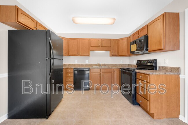 Building Photo - 5611 Sycamore Glen Rd