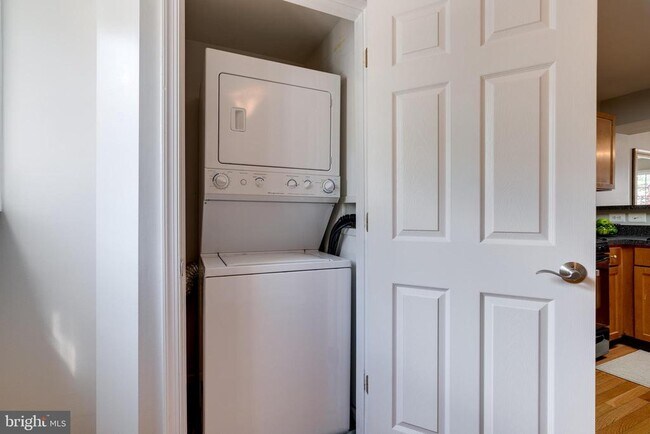 Building Photo - 1617 N Van Dorn St