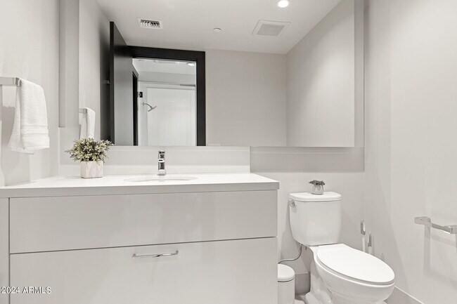 Building Photo - 4422 N 75th St
