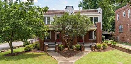 Building Photo - 3 bed/2 bath duplex in Wales Garden close ...