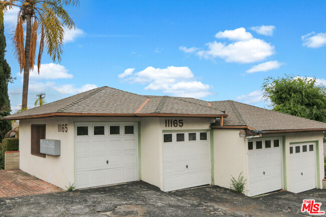 Building Photo - 11165 Sunshine Terrace