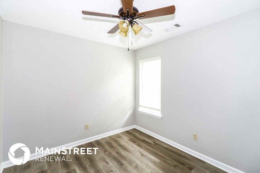 Building Photo - 3761 Clarion Dr