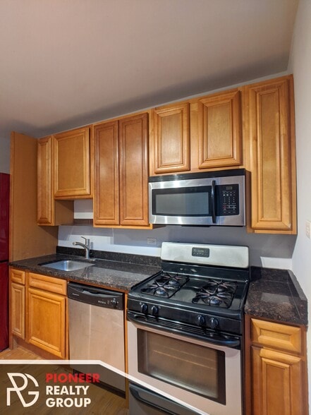 Building Photo - 5029 N Harding Ave