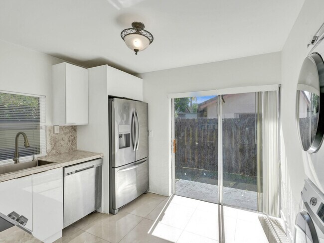 Building Photo - 1257 NW 91st Ave