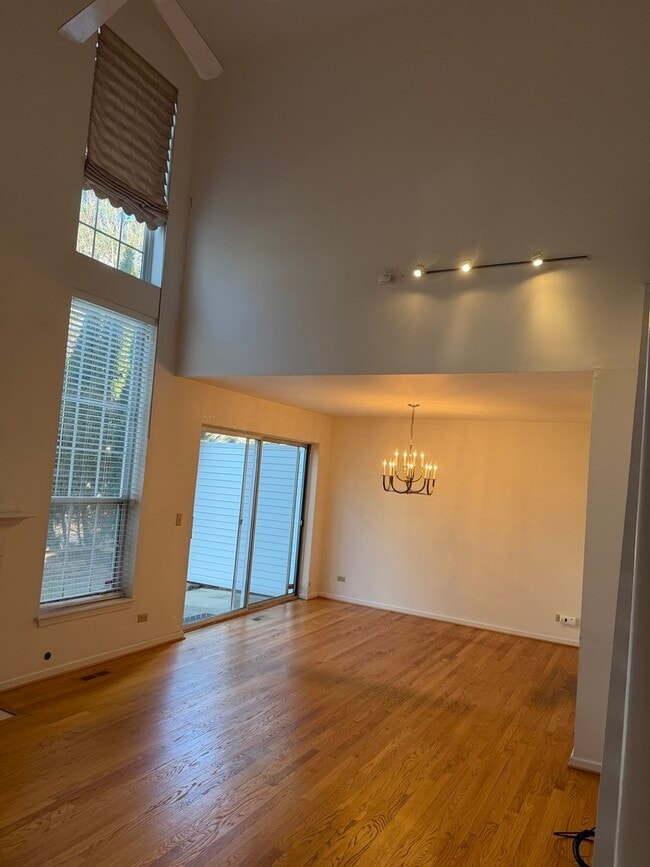 Building Photo - 114 Woodbury Ln