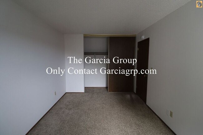 Building Photo - 3712 S Kelly Ave