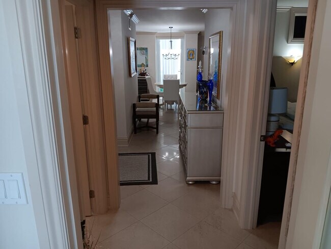 Building Photo - 4280 Galt Ocean Dr