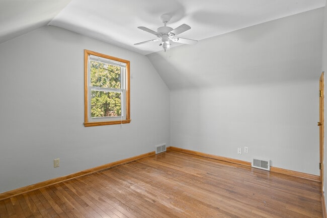 Building Photo - 11 S Church St