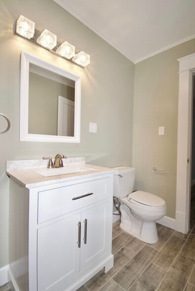 Building Photo - 158 Gilbert Ave