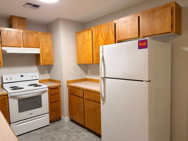 Building Photo - 1073 NE Hidden Valley Dr