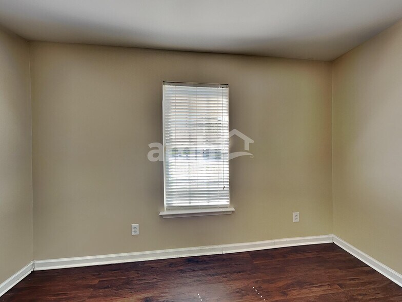 Building Photo - 1039 Saddle Wood Dr