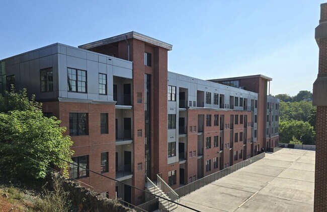 Building Photo - Studio Apartment at Watermark in Downtown ...