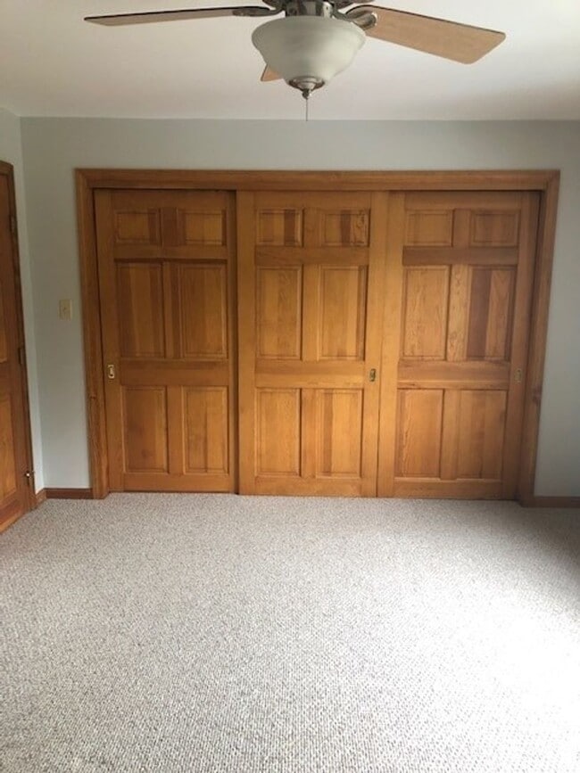 Building Photo - Spacious 2BR/1BA Condo Available February 15th!! - Great Residential Location!