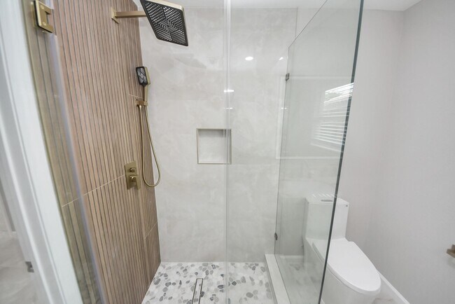 Building Photo - 1503 Locklaine Dr
