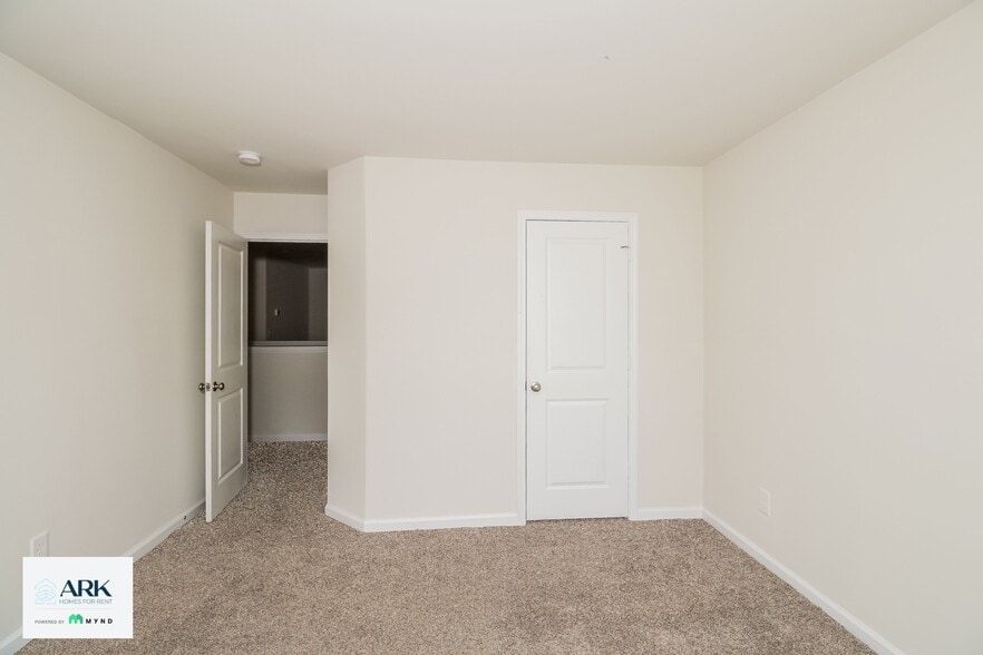 Building Photo - 209 Merry Oak Ln