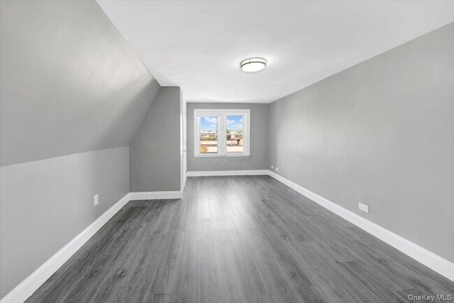 Building Photo - 310 W 238th St