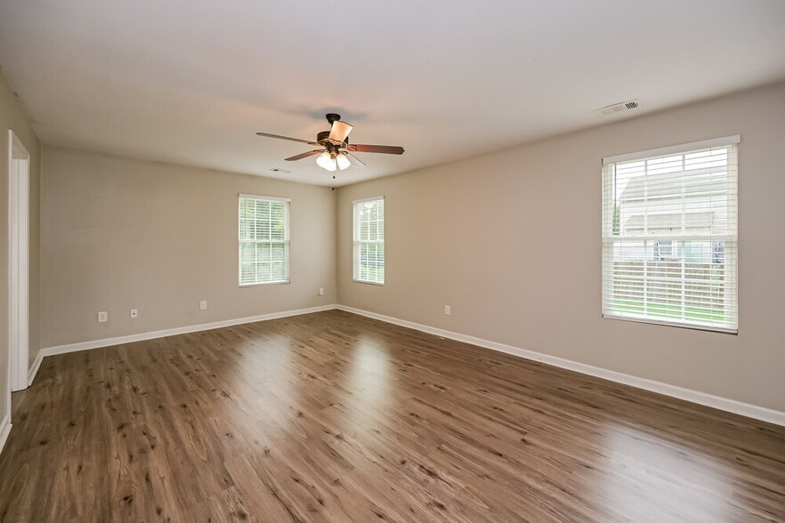 Building Photo - 4004 Alicia Ln
