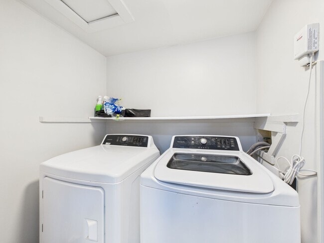 Building Photo - 2222 Brightmoor Ct