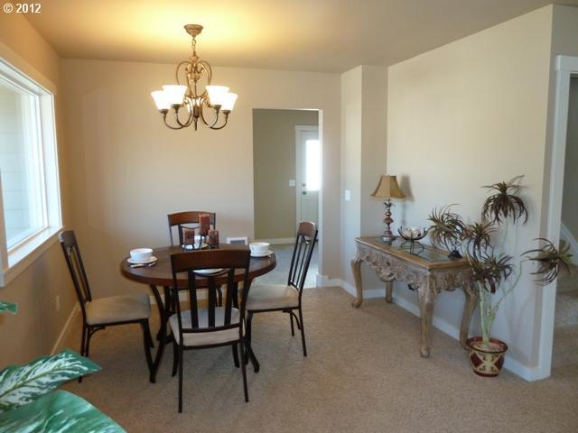 Building Photo - PRICE DROP! 3 bedroom, 2 bath home
