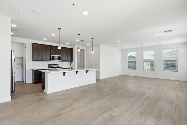 Building Photo - 5100 E Rancho Paloma Dr