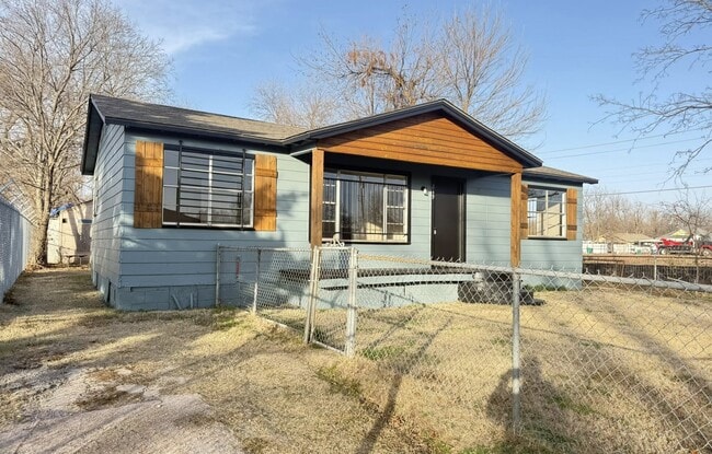 Building Photo - 219 SE 21st St