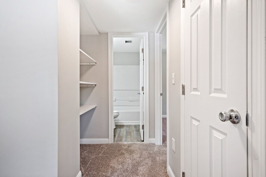 Building Photo - 135 Walnut St