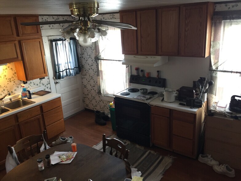 Building Photo - 1211 Summit St