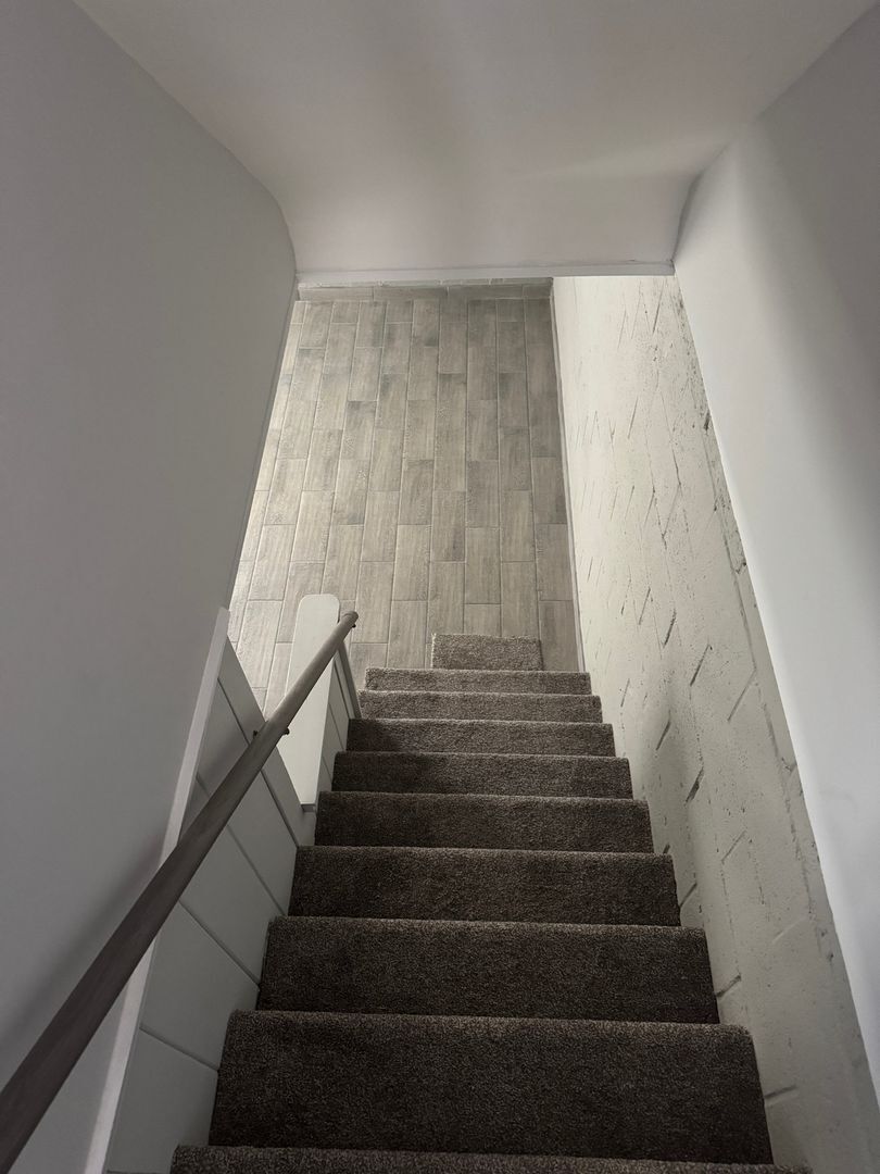 Building Photo - 2231 Graythorn Rd