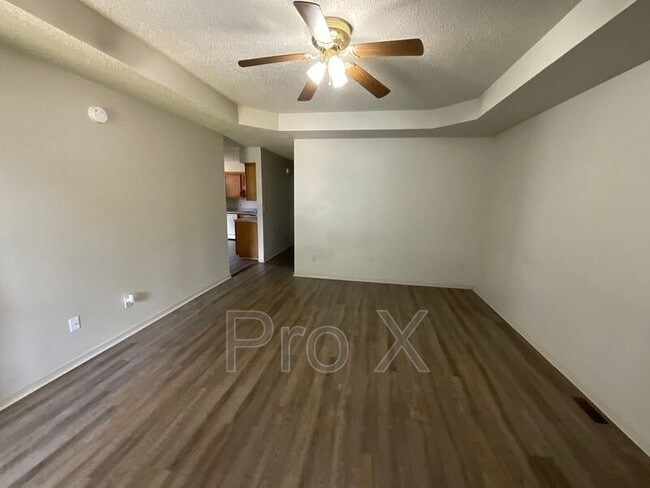 Building Photo - 613 S Brownell Ave