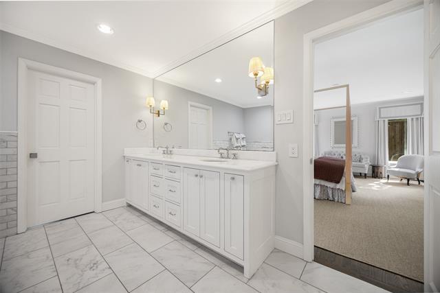 Building Photo - 6243 Del Norte Ln