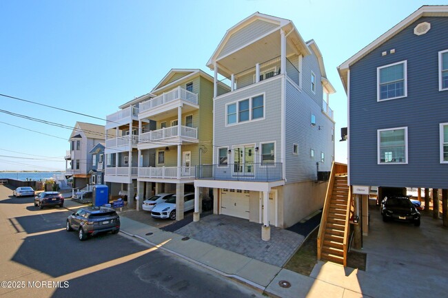 Building Photo - 9 Sea Drift Ave