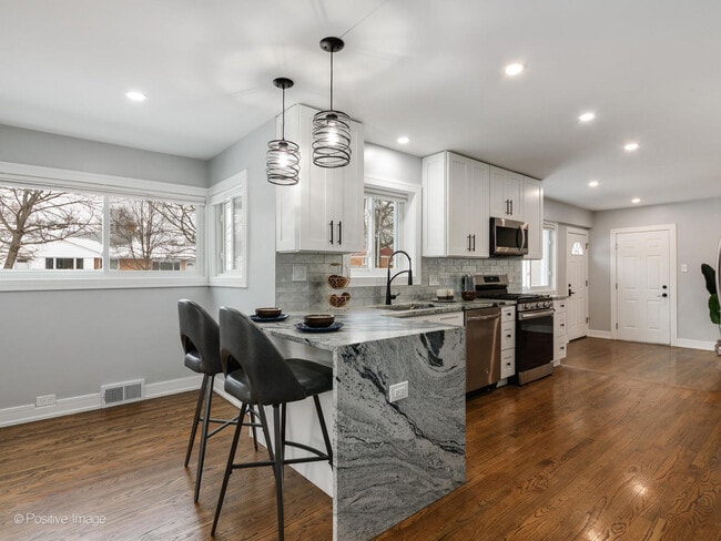 Building Photo - 7225 E Prairie Rd