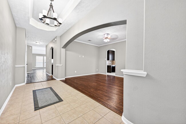 Building Photo - 24822 Diamond Run Ct