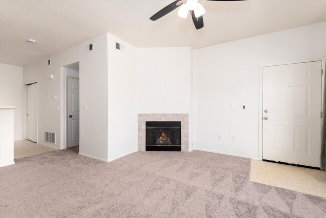 Building Photo - 905 S Zeno Way