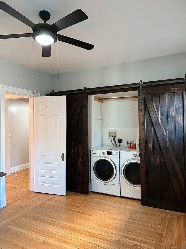 Building Photo - 99 Olive St