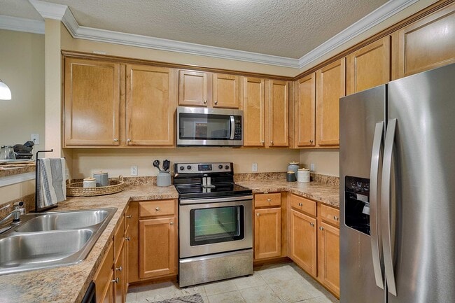 Lyons Corner - 03 - Lyons Corner