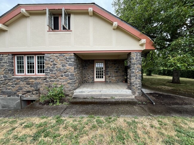 Building Photo - Charming Cottage Home with Timeless Character, Hardwood Floors, Flexible Living Spaces, and Expan...