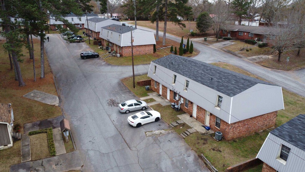 Building Photo - Cascades Pointe at Clemson | Townhomes Loc...