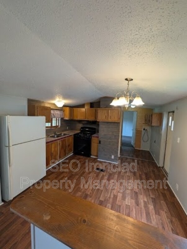Building Photo - 515 Orme Ave