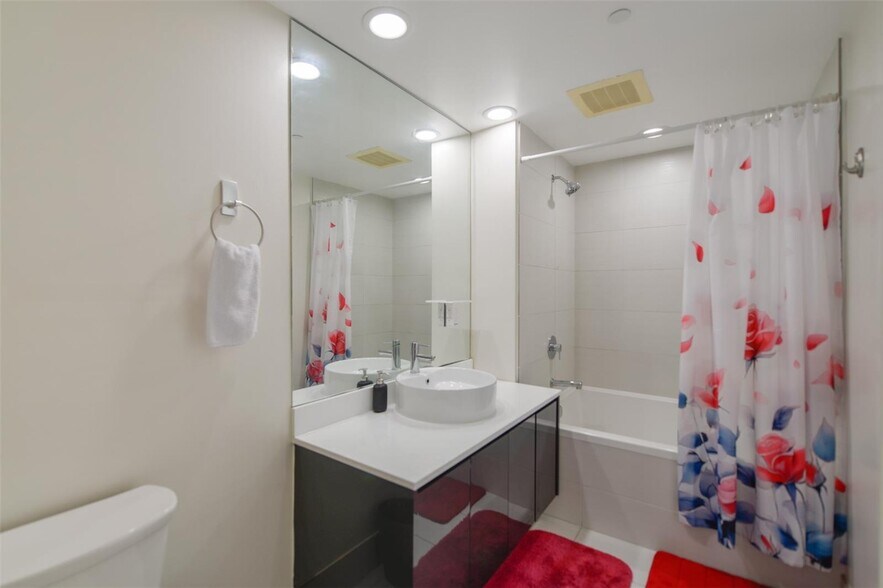 Building Photo - 31 SE 6th St