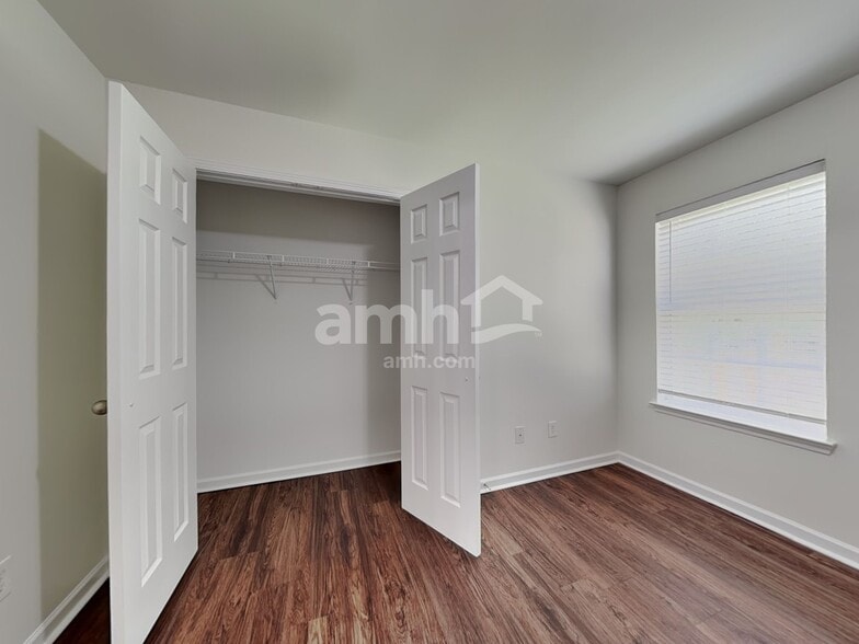 Building Photo - 5223 Sunriver Rd