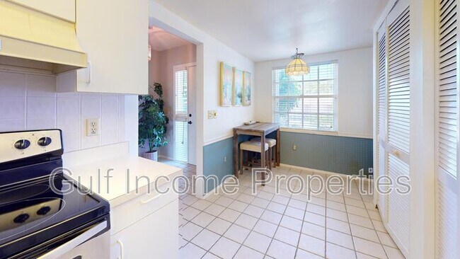 Building Photo - 1141 Edgewater Cir