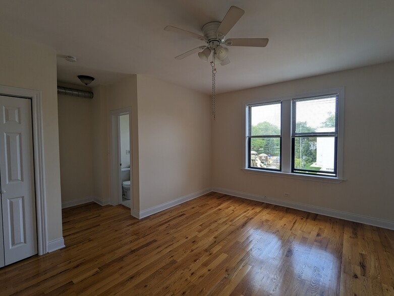 Building Photo - 338 Tudor Ct