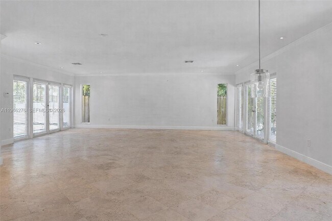 Building Photo - 5830 Pine Tree Dr