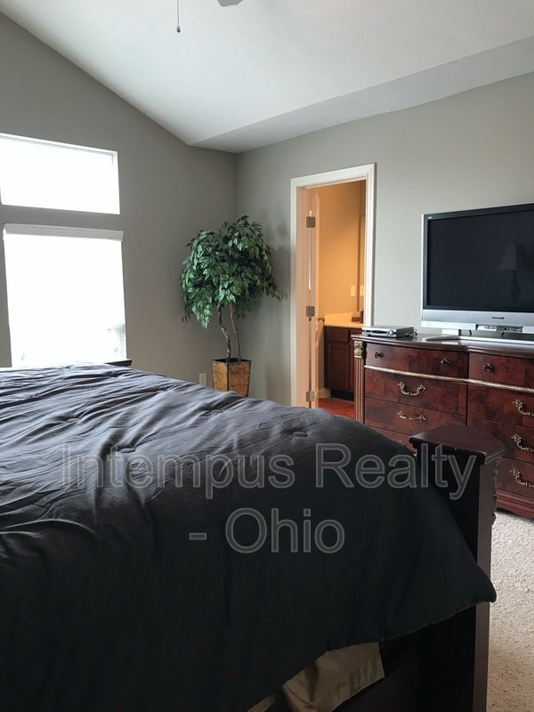 Building Photo - 5081 Dinard Way